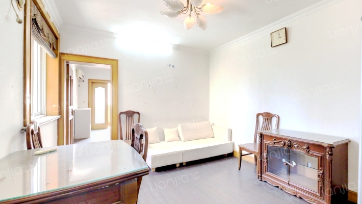 芳华路713弄二手房实景图