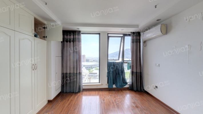 万达1号写字楼二手房实景图