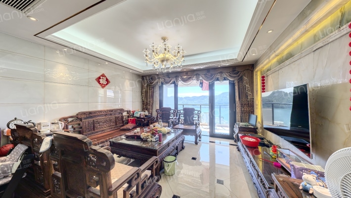 蓝郡西堤二手房实景图