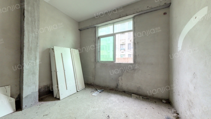 致尚诚楼二手房实景图