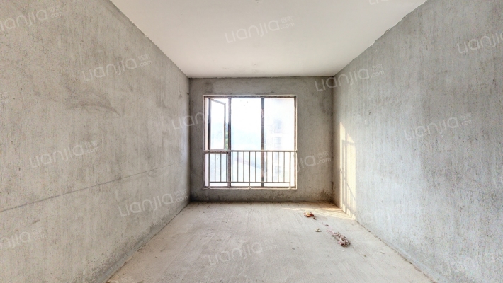 颐澜湾小区二手房实景图