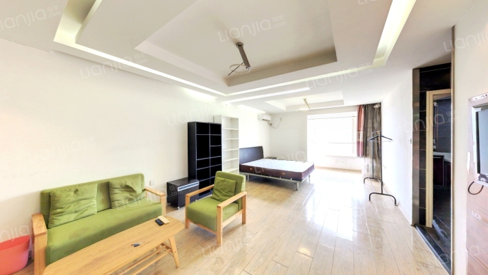 毕加索的树屋二手房实景图