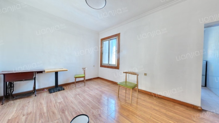 解放西路公交公司宿舍二手房实景图