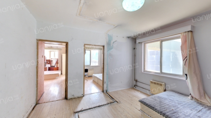 石佛营东里128号院二手房实景图