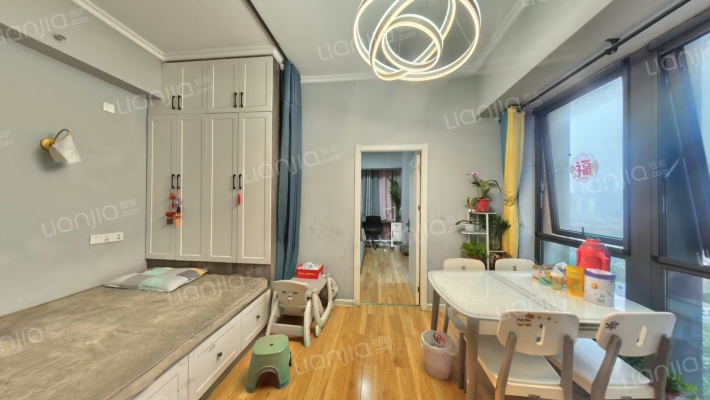 V公馆II期二手房实景图