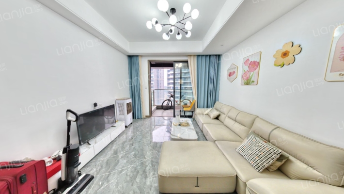 隆溪湖铂翠轩二手房实景图