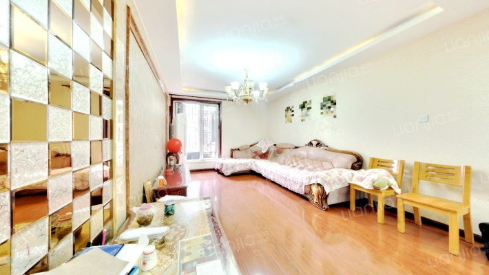 在水一方二手房实景图