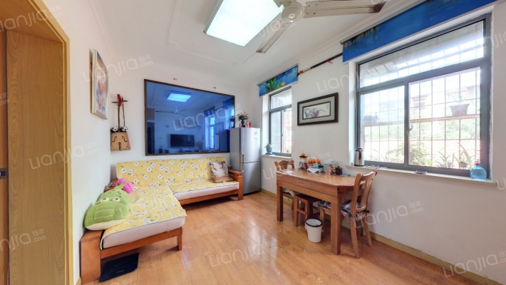 何家垅工人村二手房实景图