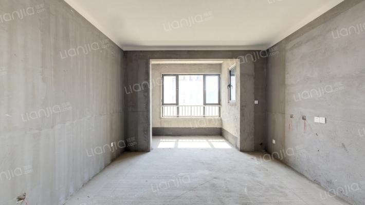 西亚斯宫馆二手房实景图