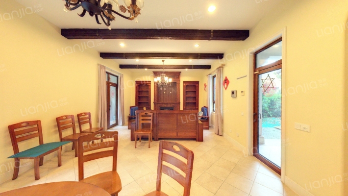 纳帕尔湾水庄二手房实景图