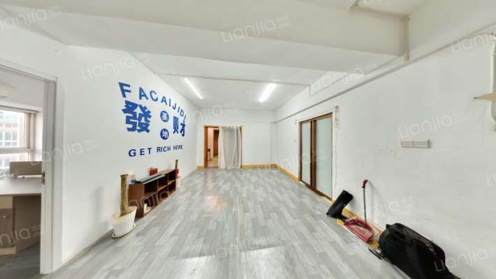 国贸广场二手房实景图