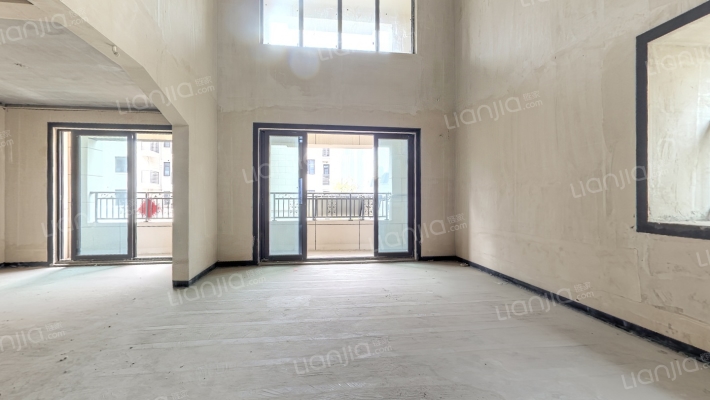 保利香颂四期二手房实景图