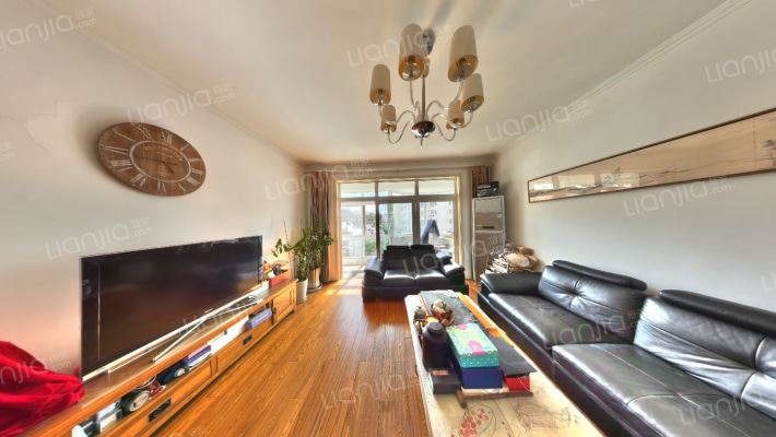 亚麦山城一期二手房实景图