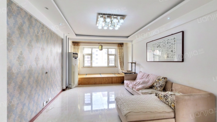 临江雅苑二手房实景图