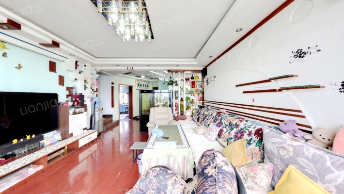 蓝天白云二手房实景图