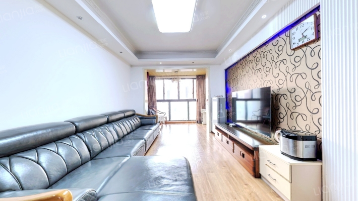 摩根中心二手房实景图