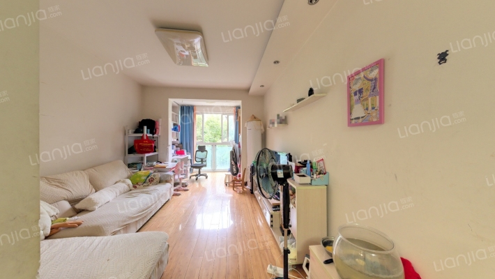 爱丁郡院二手房实景图