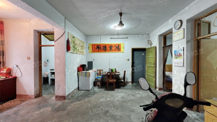 大庆西路三王制衣厂家属院二手房实景图