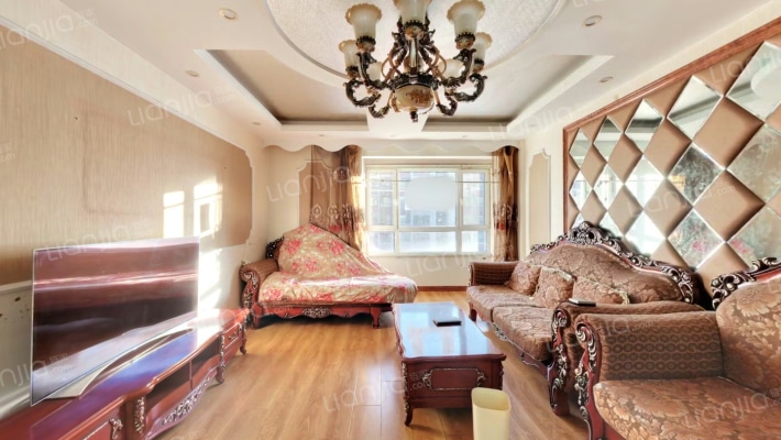 保利百合香湾C区二手房实景图