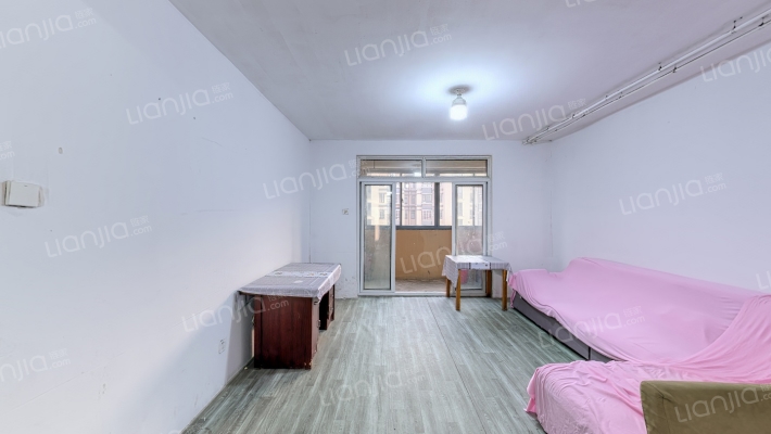 心泊梅花苑二手房实景图