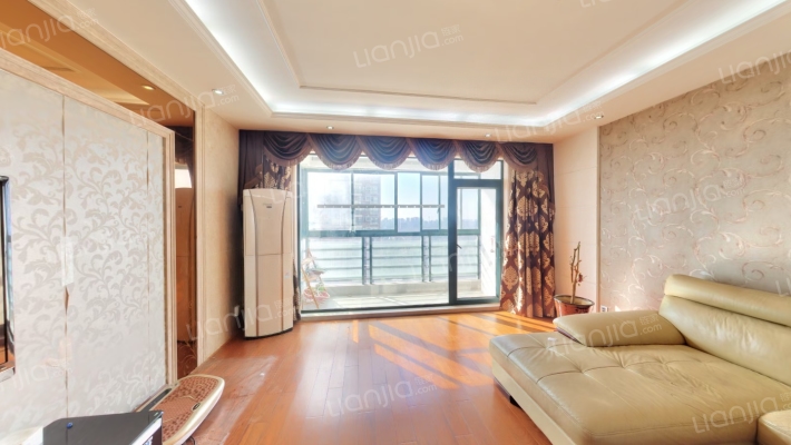 高尔夫湖滨花苑二手房实景图