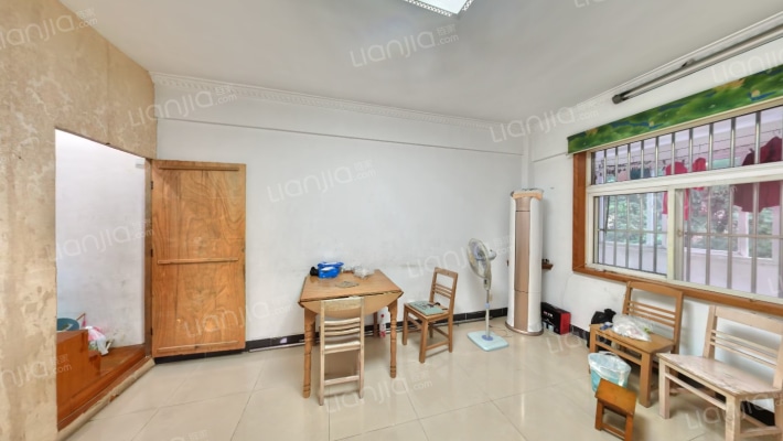 珠泉农贸市场二手房实景图