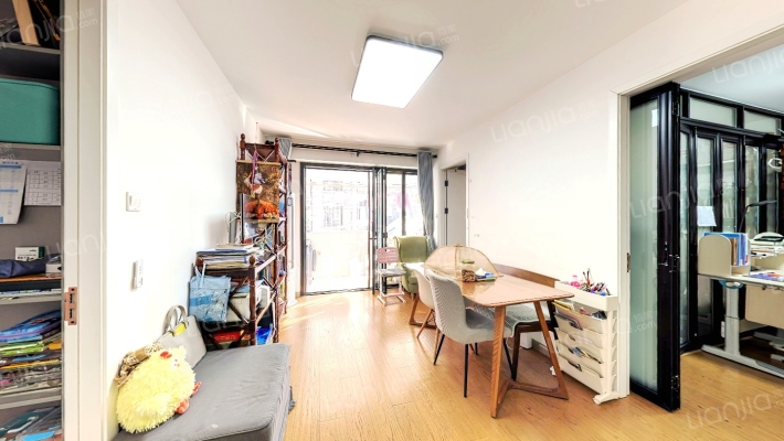 湖畔小区二手房实景图