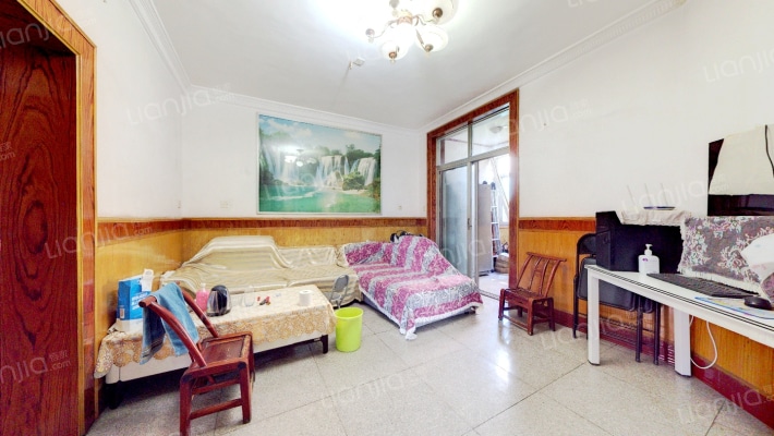 红卫路街八大家花园二手房实景图