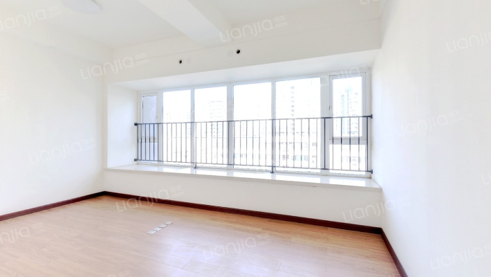 绿地中心468星朗二手房实景图