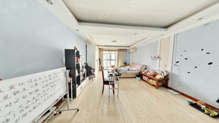 奥林花园D区二手房实景图