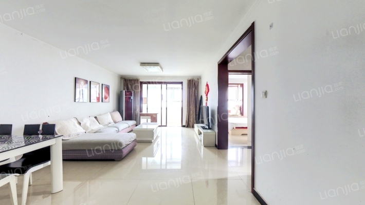 此房电梯房，中间楼层，采光充足。-客厅