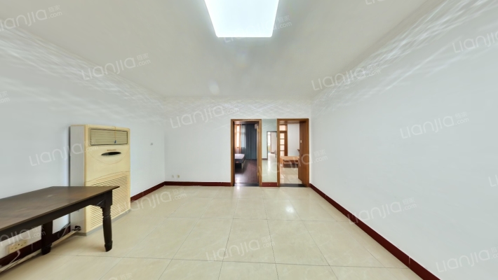 老街商城二手房实景图