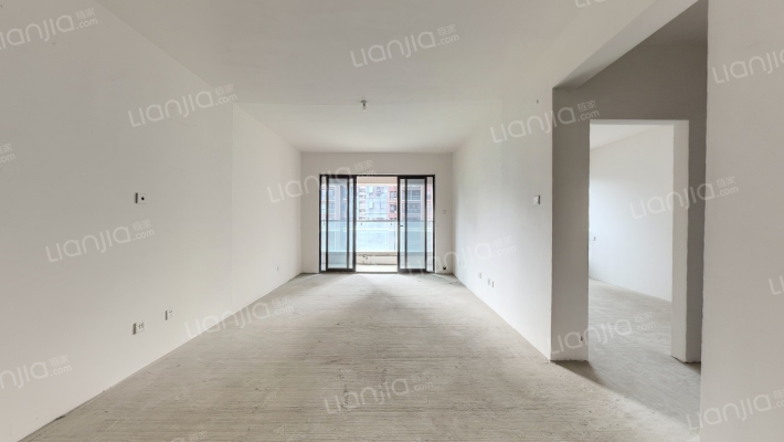 中德英伦世邦F区二手房实景图