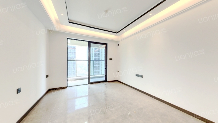 万科东湖堤白二手房实景图