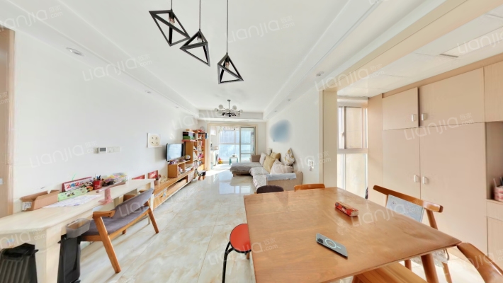 立信华府二手房实景图