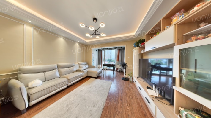 万科御澜山二手房实景图