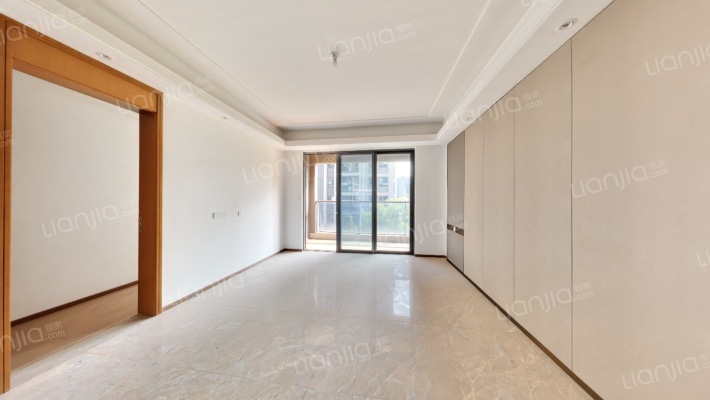 融创红城投赣江府二手房实景图