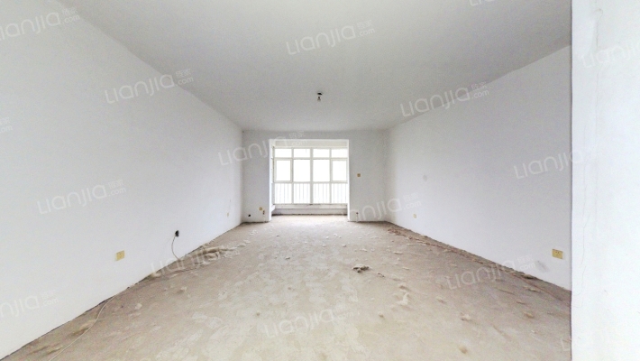 南北通透 次顶层 房本满五年 公园式社区-客厅