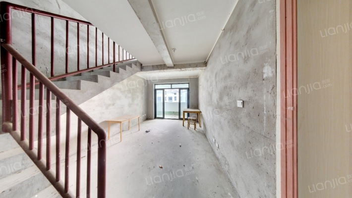 龙兴花苑二手房实景图