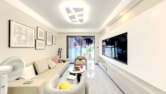 万科城市之光E区二手房实景图