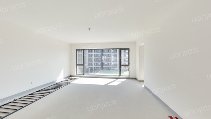 绿城晓月晴川二手房实景图