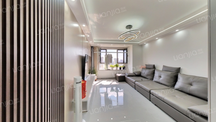 龙翔国际观邸二手房实景图