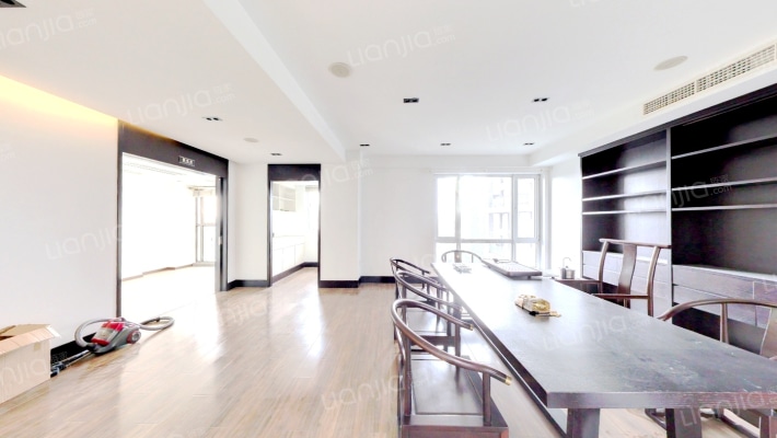 万川锦苑二手房实景图