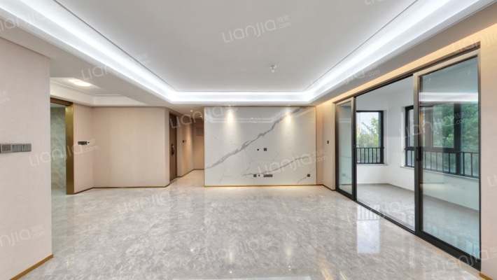 兴港和昌湖畔云栖二手房实景图