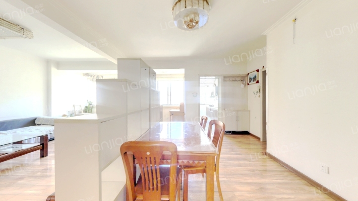 甘肃东兴铝业兰州生活小区东区二手房实景图