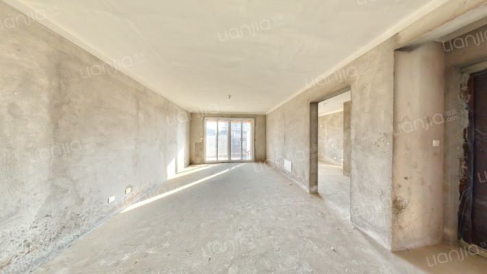 和润卧龙城二手房实景图