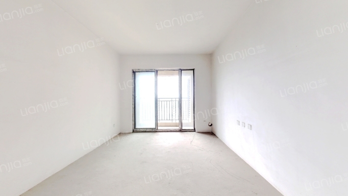 城海滨江春城二手房实景图