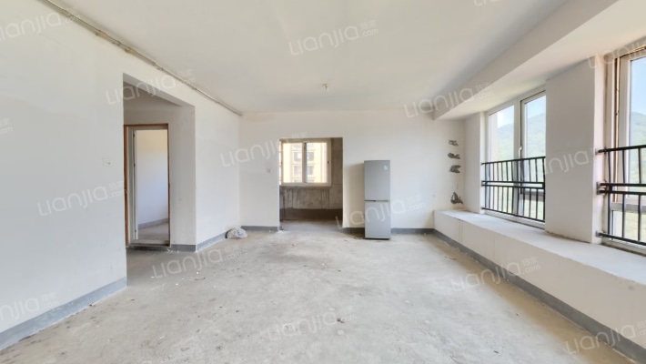 九龙仓雍景山二手房实景图