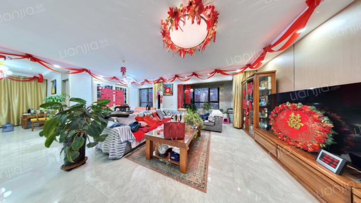 富力华庭E区二手房实景图