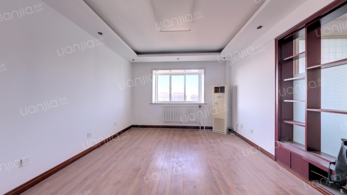 世家豪庭一区二手房实景图